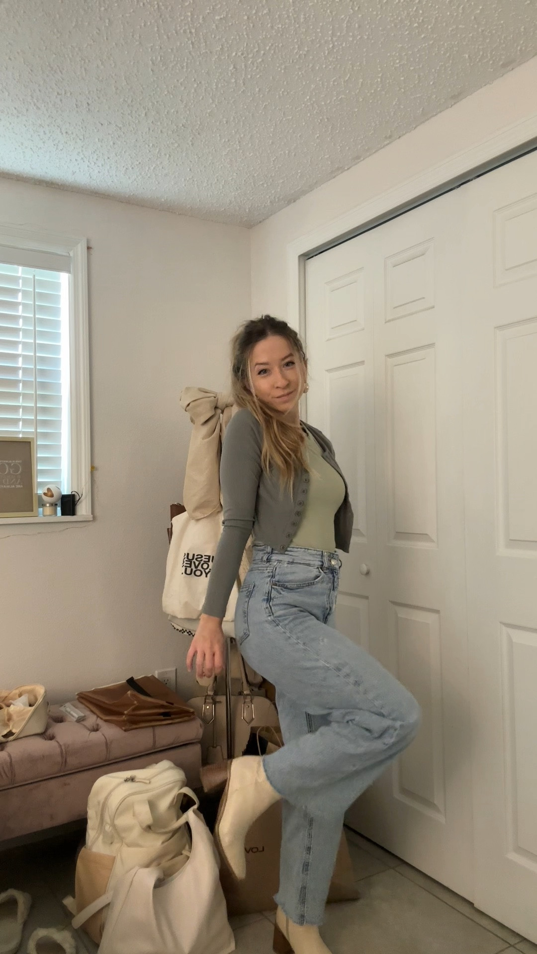 Casual jeans outfit for spring🌿🤍 my fav jeans are from h&m! tts or size up one for a looser fit🫶🏻

#LTKSeasonal #LTKootd