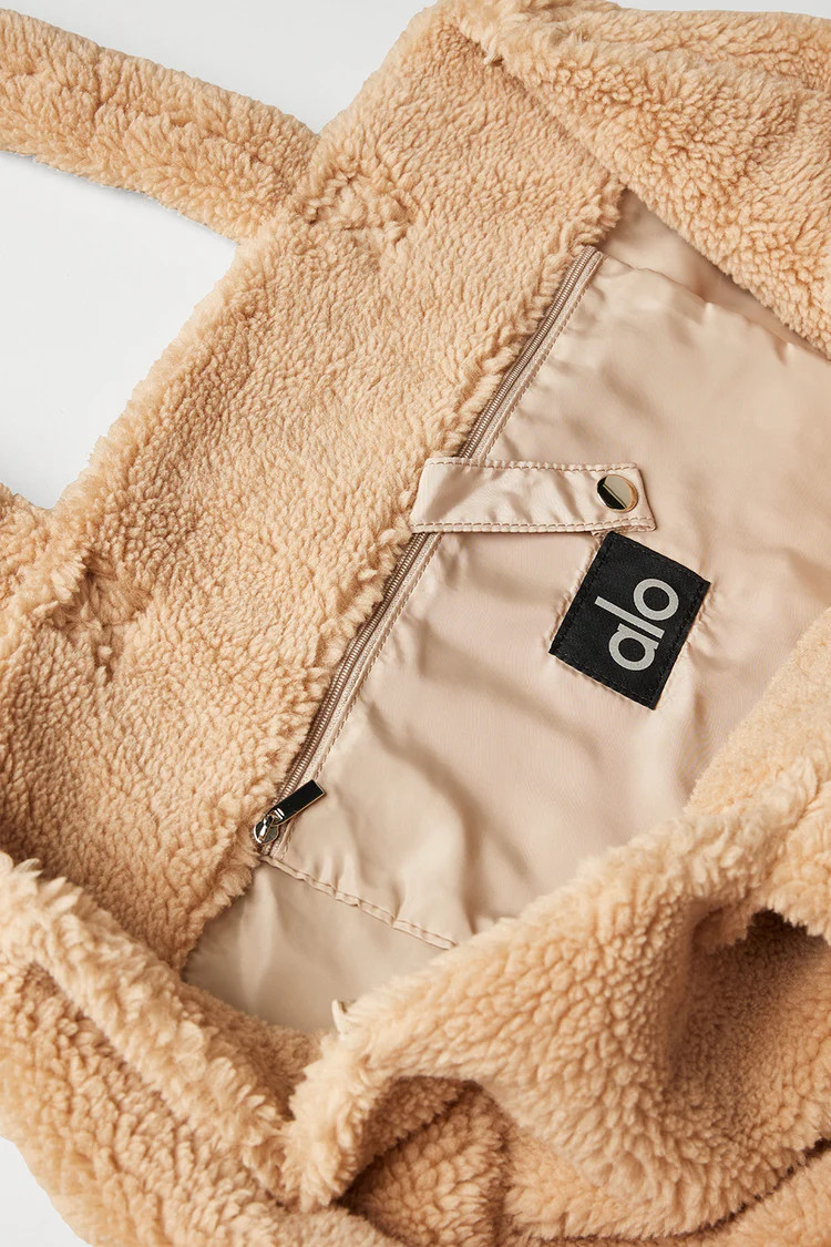 Foxy Sherpa Tote | Alo Yoga (US)
