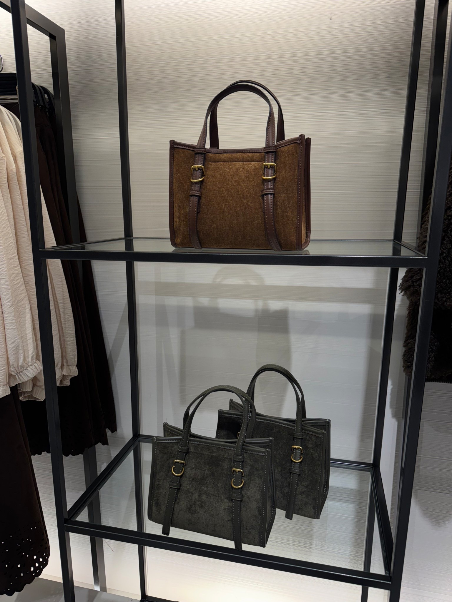 Zara handbags I see in person and loved!

#LTKFindsUnder100 #LTKItBag