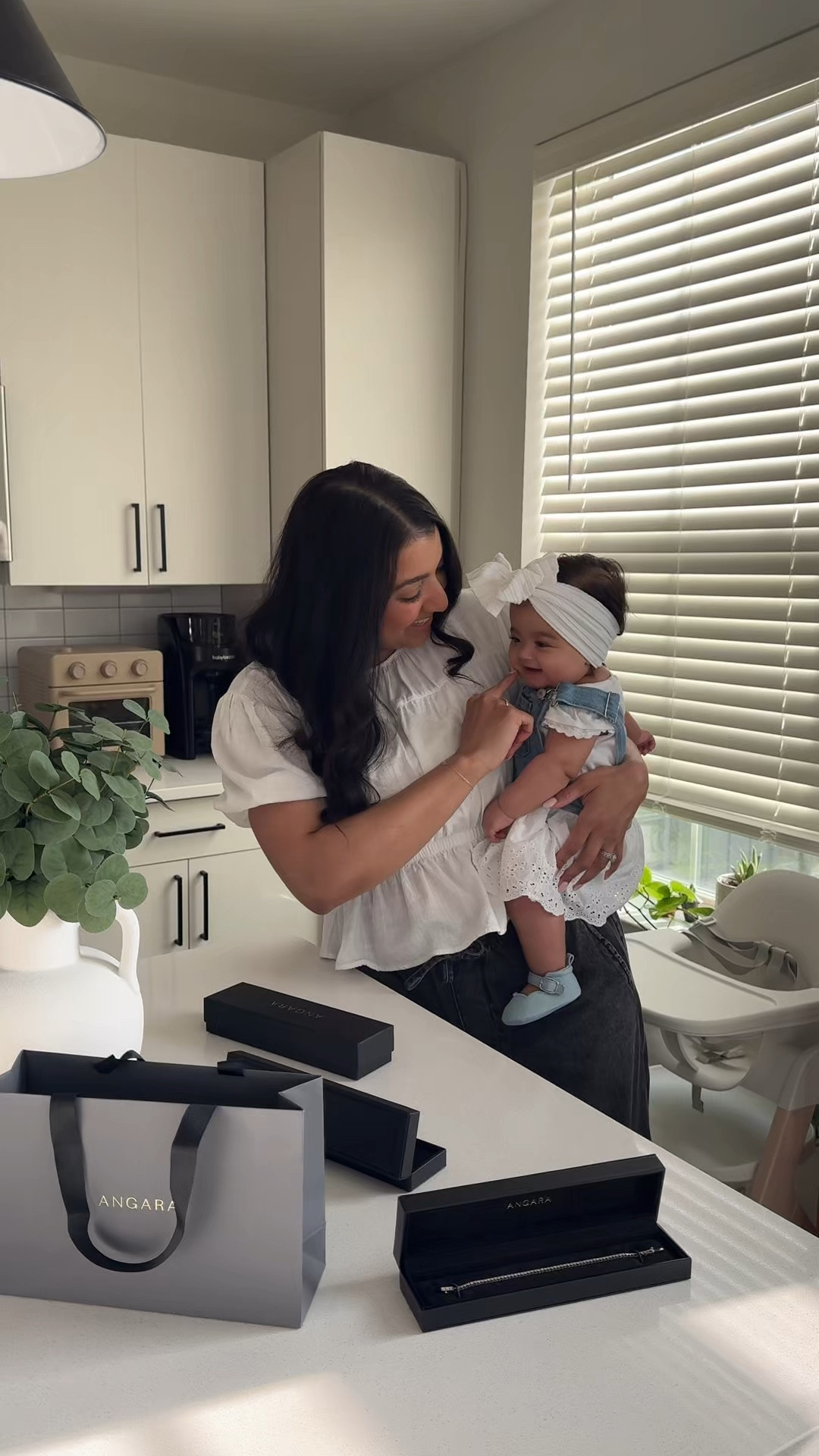 @angarajewerly - investment-worthy pieces, designed for everyday wear and made to last for generations. Each piece is handcrafted and made to order, allowing you to customize every detail with your mom’s unique style in mind.

#MothersDay #Angarajewelry #GiftWithAngara
#GiftTheExceptional
