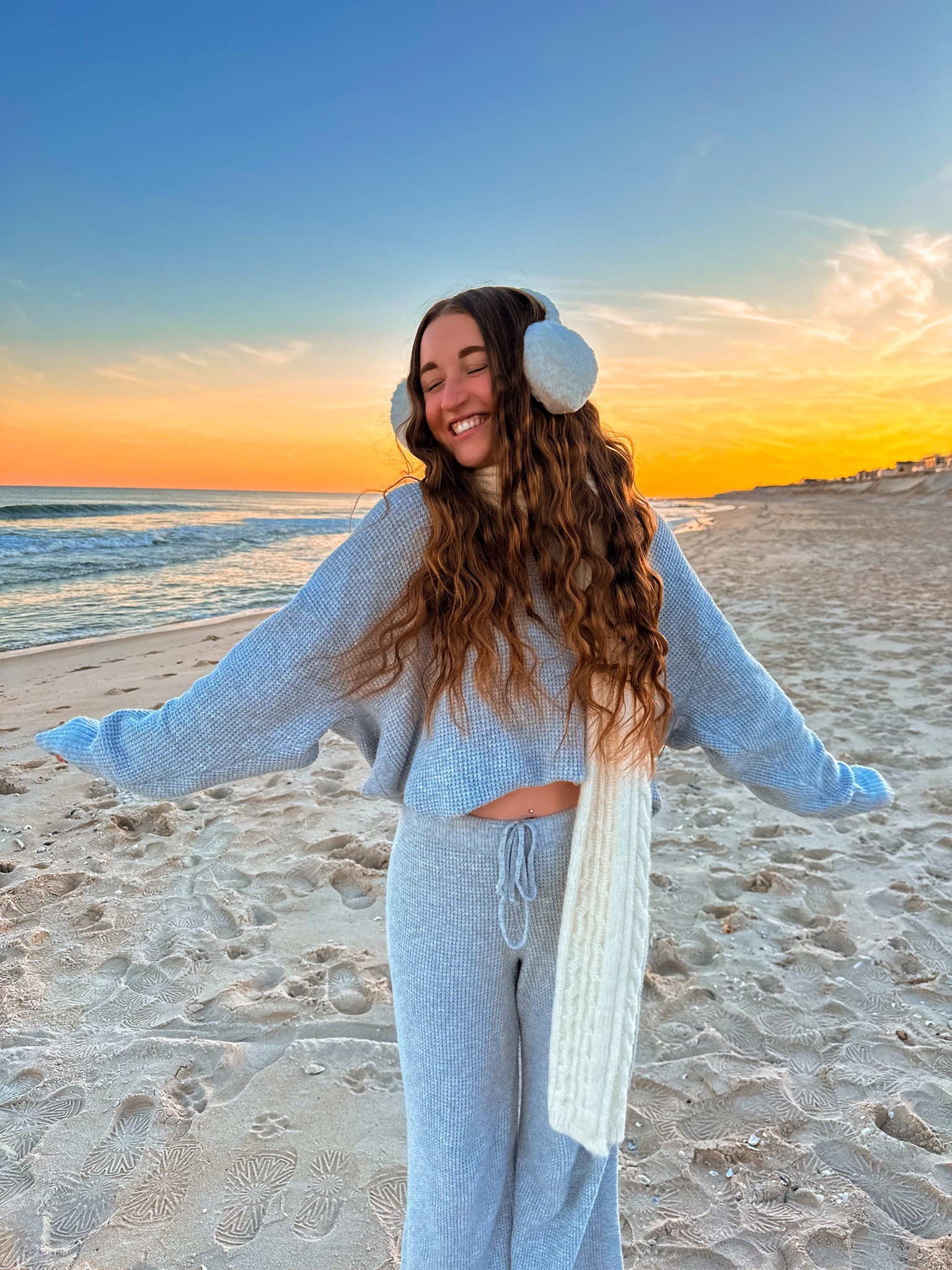 a cozy winter beach day ❄️

#LTKfindsunder50 #LTKstyletip #LTKSeasonal