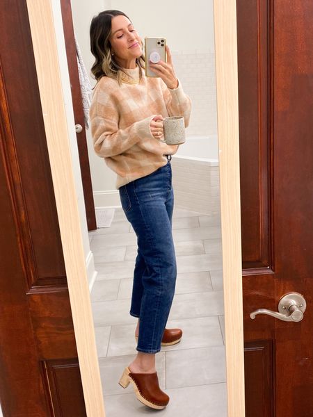 Get $20 OFF my clogs with code COBALTCHRONICLES20

Wearing XS in sweater. Levi’s run TTS. 
#mangosweater #levisjean #nisoloclog