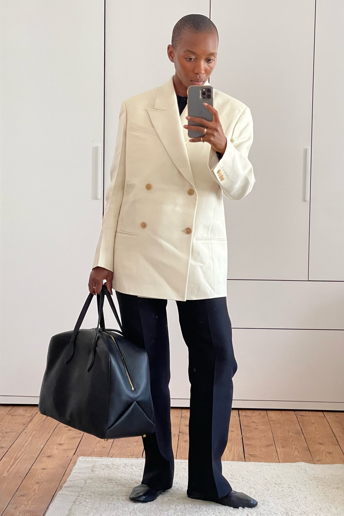 Oversized bags are a hazard 🙈

#LTKstyletip #LTKeurope