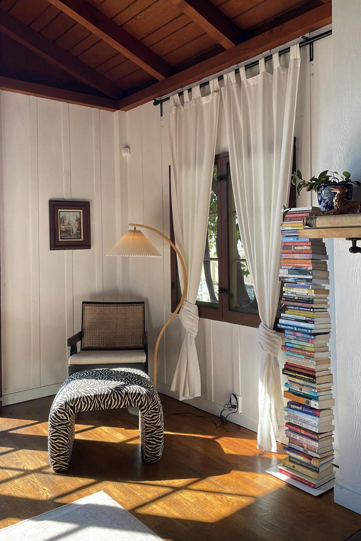 The cutest bookshelf ever 

#LTKhome #LTKstyletip