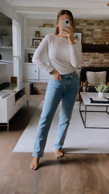 Abercrombie Ultra High Rise 90s Straight Jeans • size 28

Loft sweater • size medium 

Work from home outfit • size up if you get the asymmetrical waist band 

#abercrombie # abercrombiejeans #casualstyle 

#LTKunder100 #LTKstyletip #LTKFind