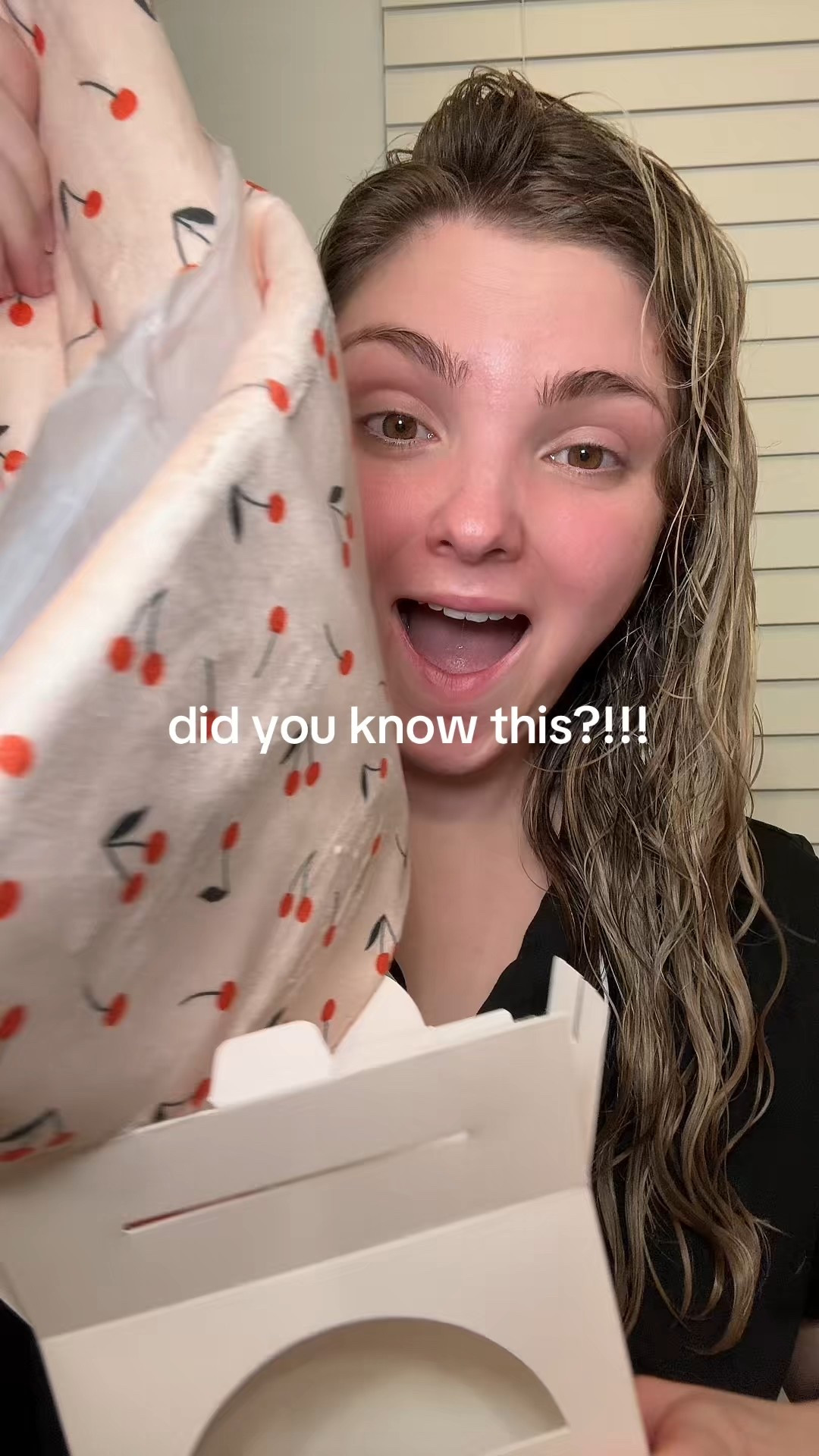 A hair wrap that actually fits all of my hair 👏 

#LTKBeauty #LTKselfcare #LTKgrwm