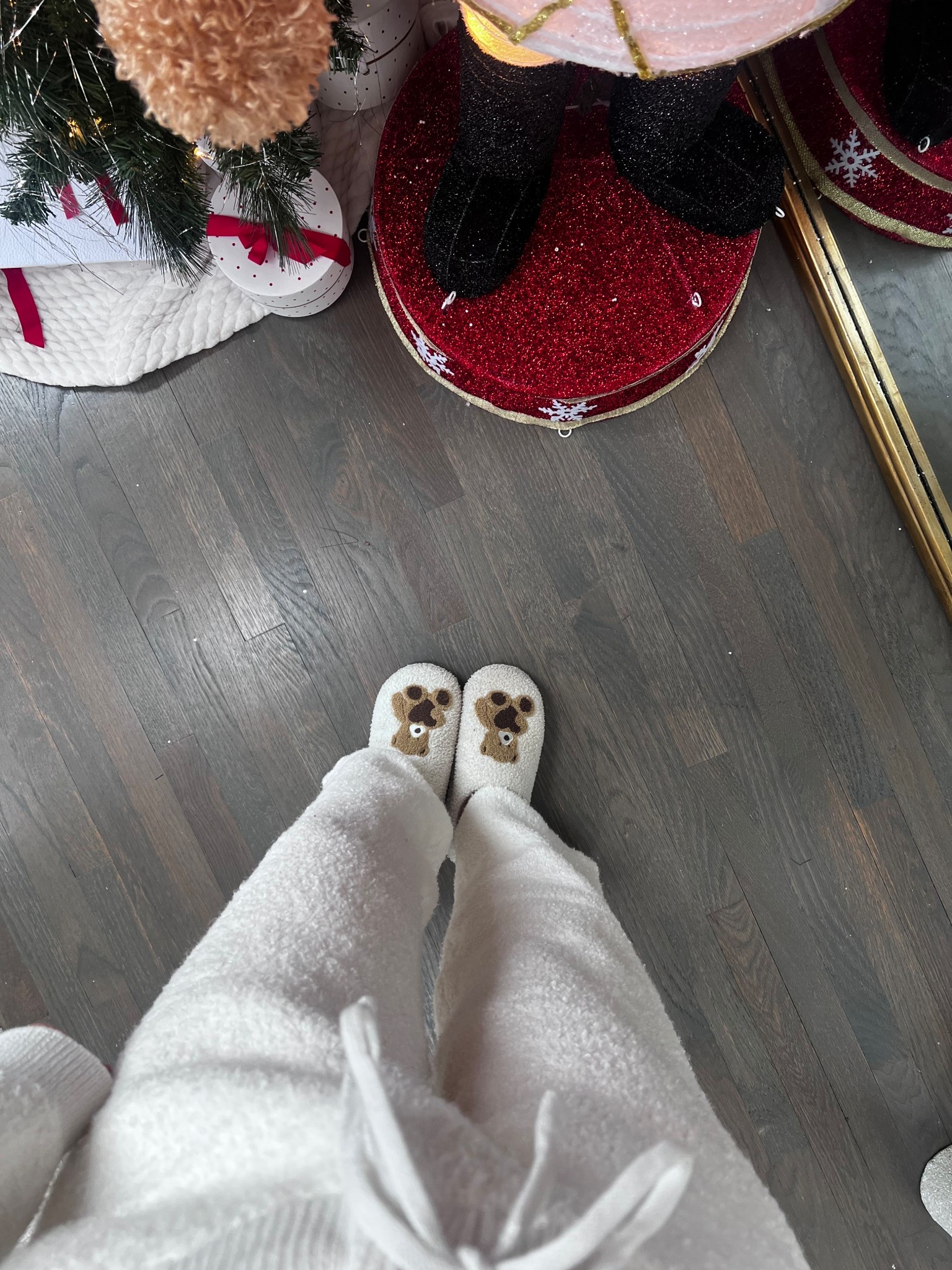 Cozy Teddy Bear Slippers🧸☃️

#LTKootd #LTKHoliday #LTKGiftGuide