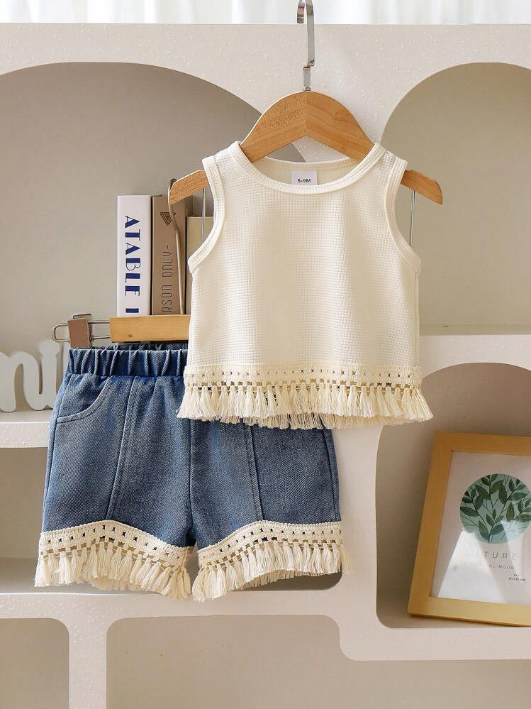 Baby Girl Solid Color Fringe Top And Denim Fringe Shorts Set | SHEIN
