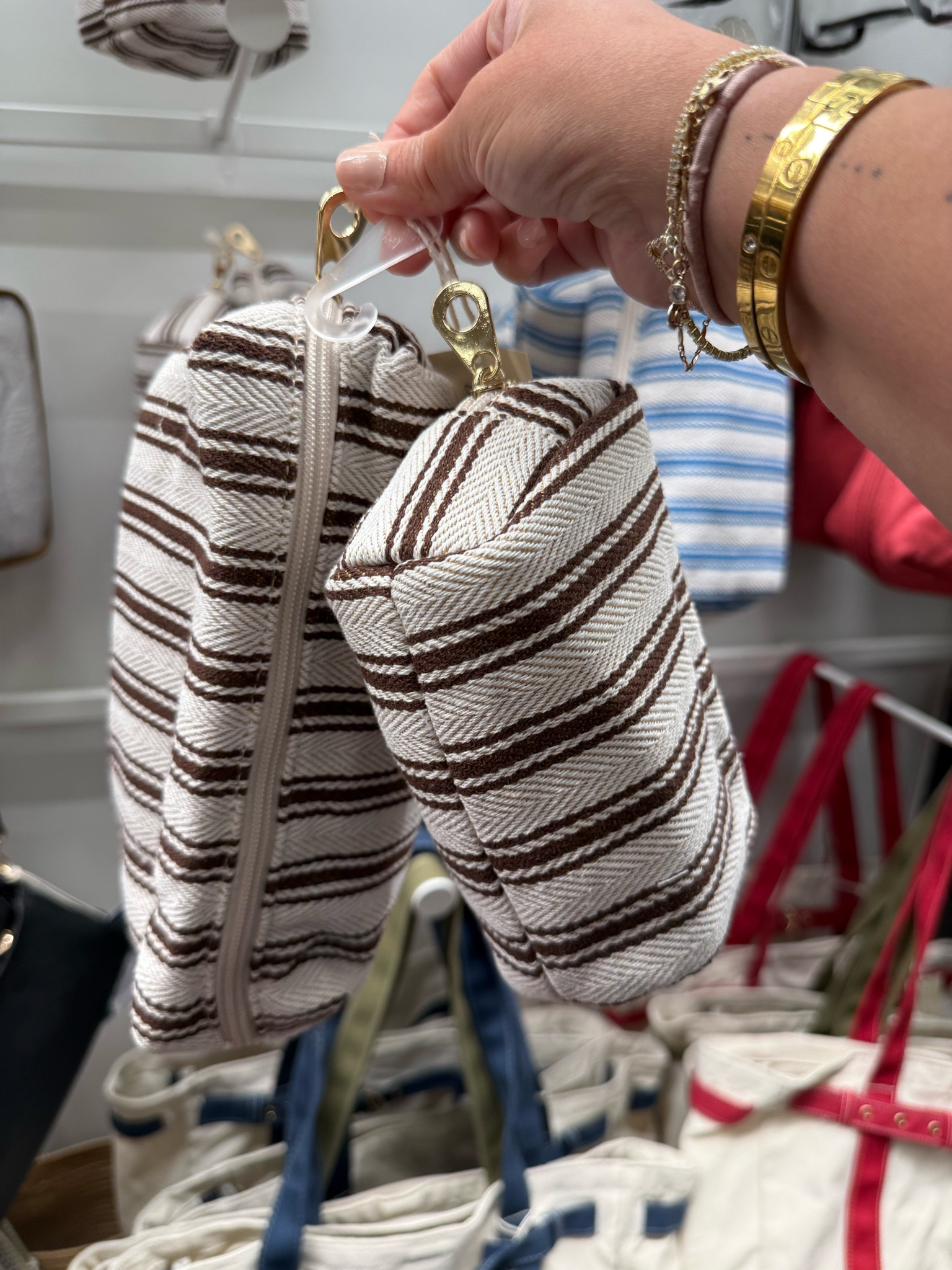 Cutie little pouch duo perfect for your swim or travel bag this summer ✨

#LTKBeauty #LTKTravel