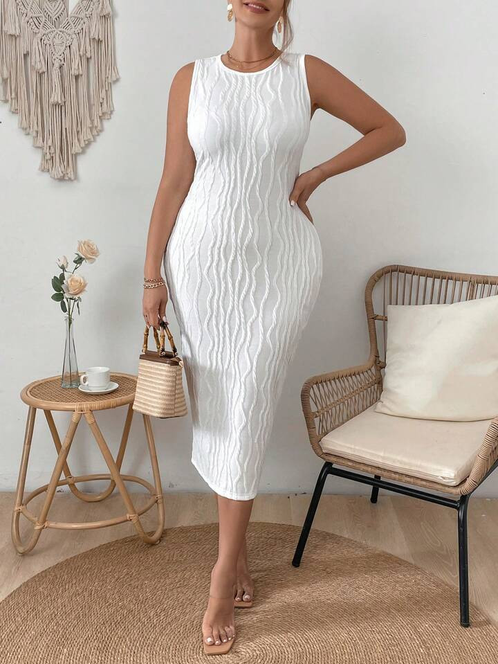 SHEIN Frenchy Plus Size Solid Color Round Neck Sleeveless Dress | SHEIN