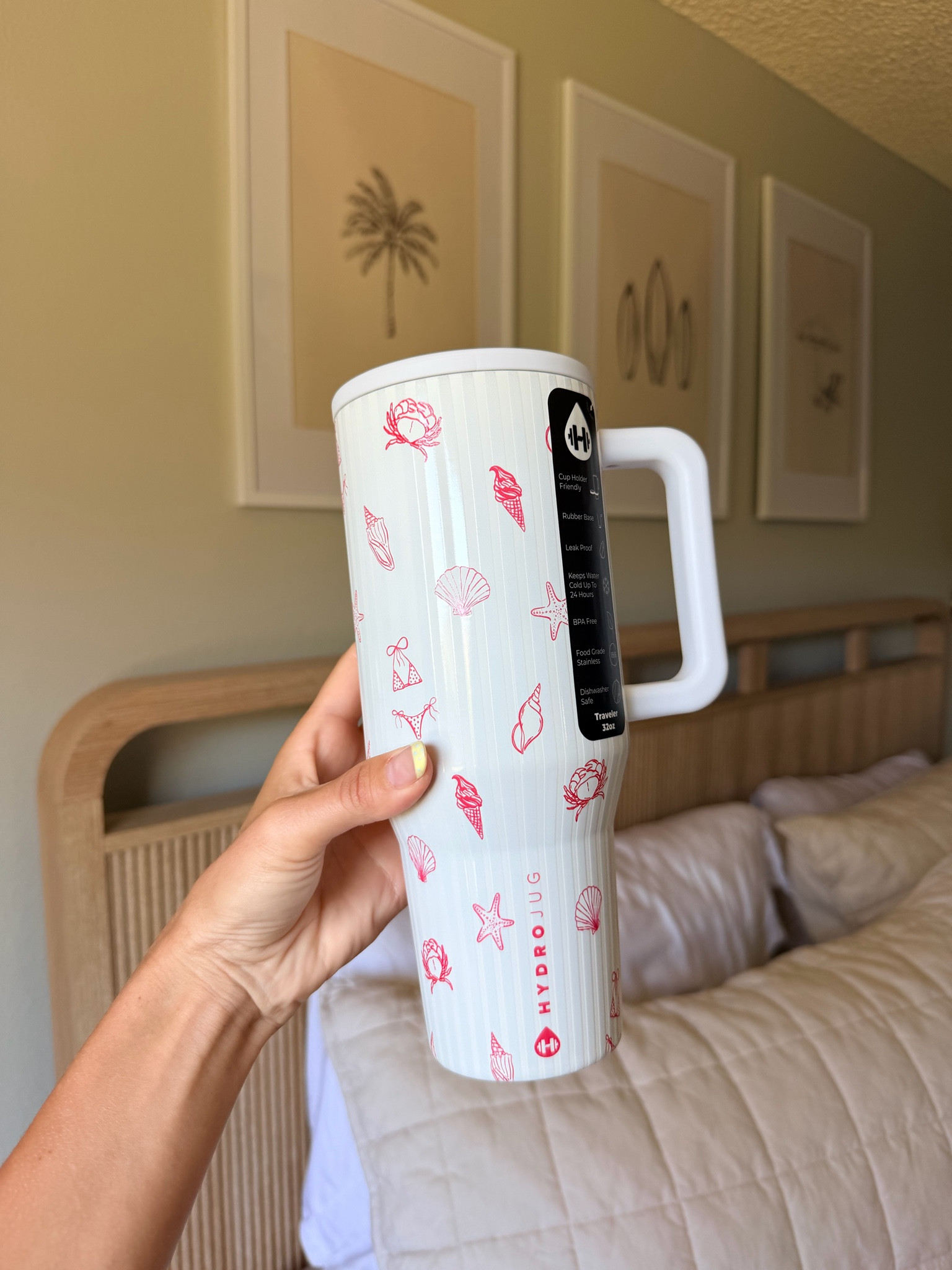 A coastal lovers dream hydro jug omgggg 🌊 🦀 🐚 


Coastal decor, coastal home, water bottle, water jug, summer inspo, coastal hydro jug 


#LTKHome #LTKTravel #LTKfoodie