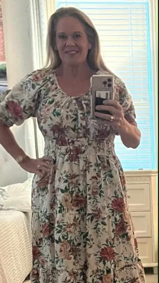 This comfy dress fits great and accentuates a waistline.
It is perfect for a summer dinner or casual event!
It’s on sale now!


#LTKStyleTip #LTKMidsize #LTKSaleAlert