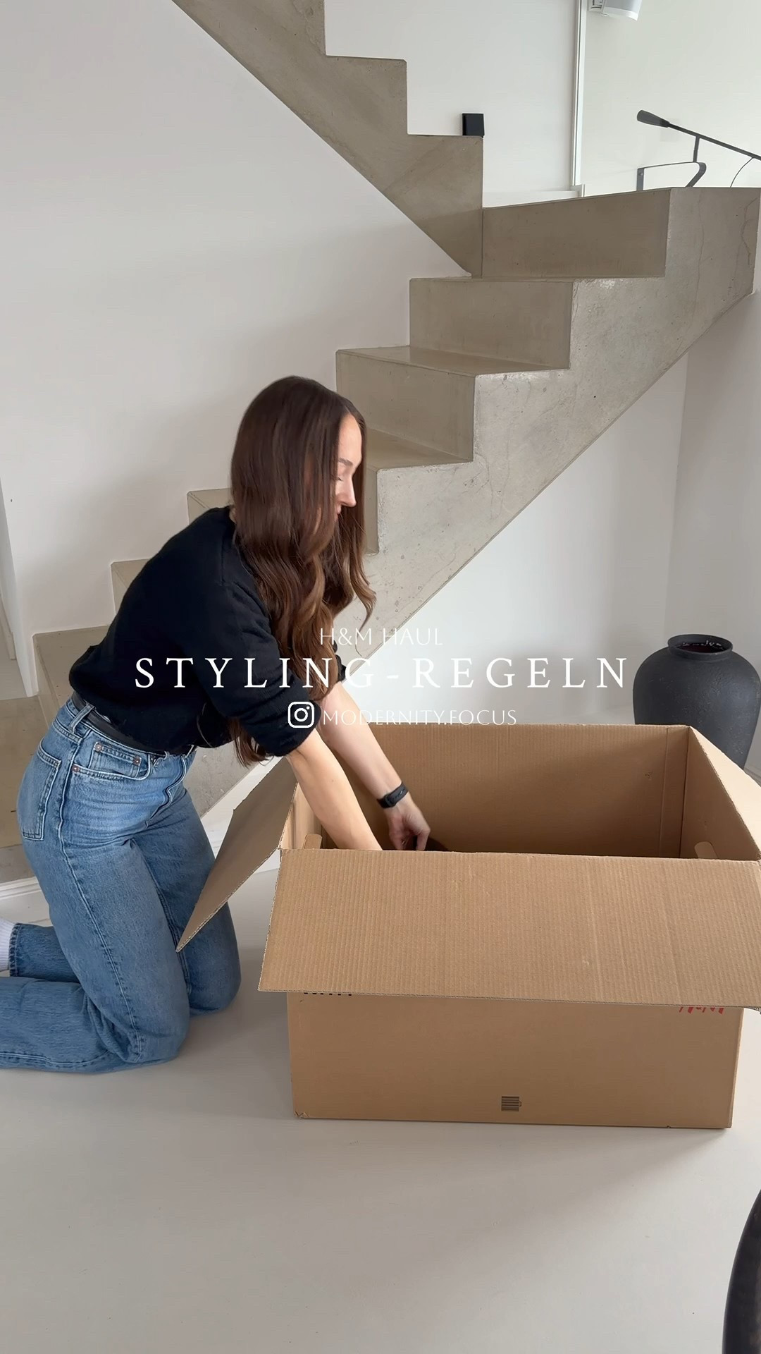 Diese Holz-Pieces sind perfekt für einen modernen Japandi-Look 🤎

Der Schlüssel liegt im Styling:
• bewusst platzieren
• Höhen kombinieren
• Materialien ruhig halten

So wirkt dunkles Holz warm, modern und nicht überladen.

#LTKstyletip #LTKFashionMonth #LTKhome
