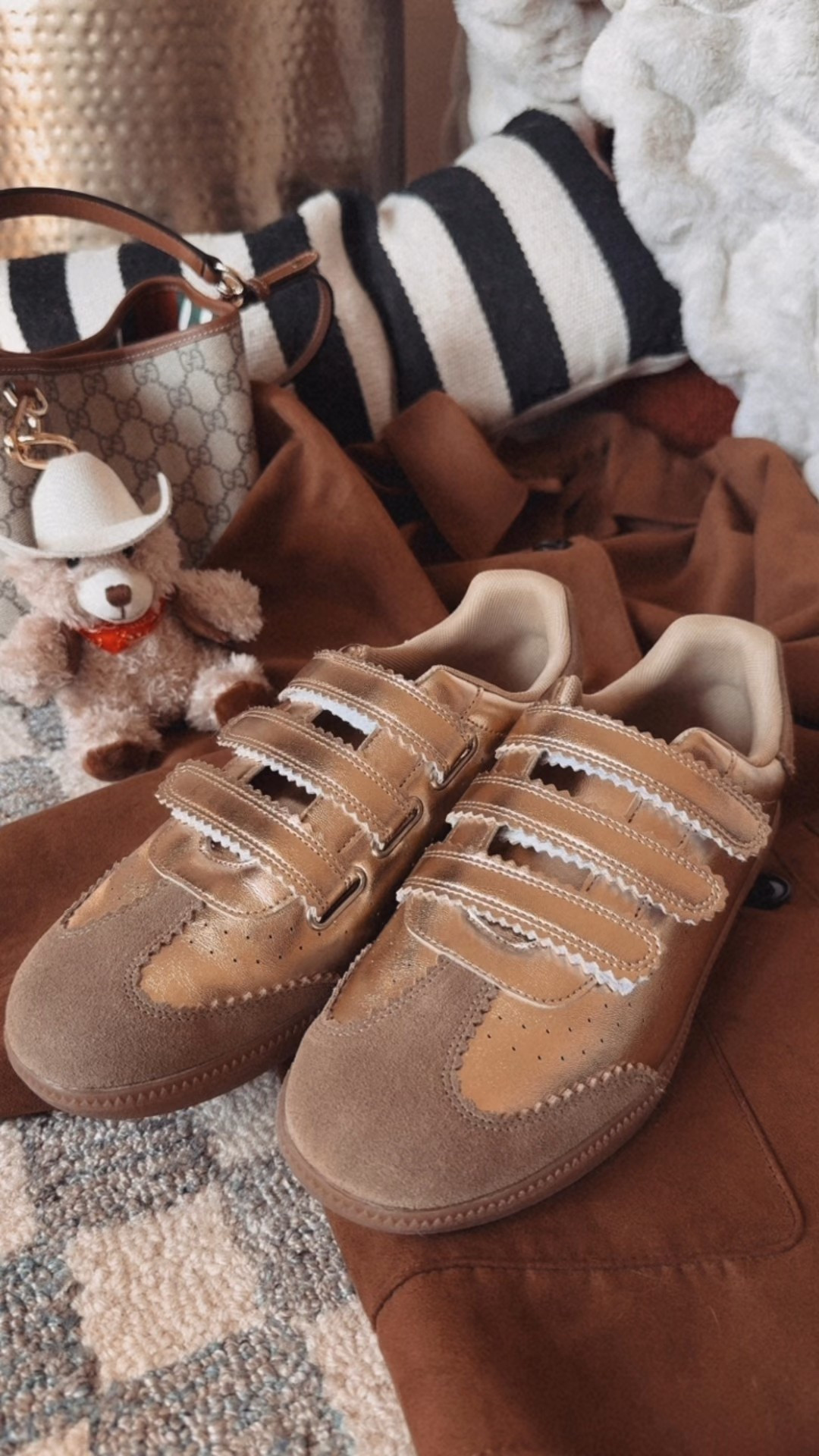 Amazon champagne/gold sneakers
Luxe for 



#LTKFindsUnder50 #LTKFindsUnder100 #LTKSaleAlert