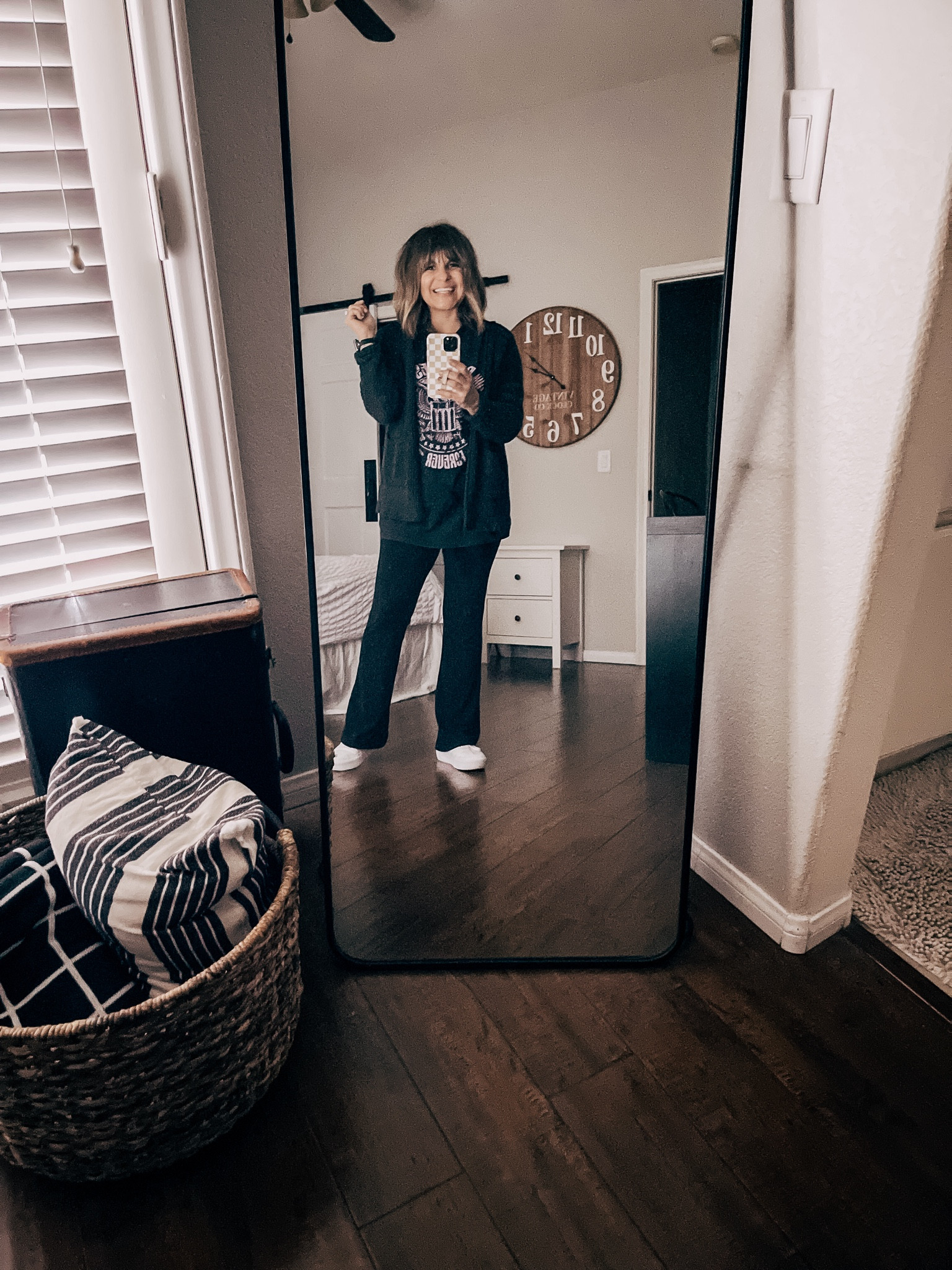 Because my daughter told me my outfit was cute 🙌🏼


#outfitinspo #styleinspo #outfitinspiration #styleinspiration #outfitoftheday #lookoftheday #styleblog #fashionblog #dailystyle 
#momblog #mom #mommastyle #momstyle #target #targetstyle #flareleggings #cottonon #bandtee

#LTKfindsunder50 #LTKstyletip