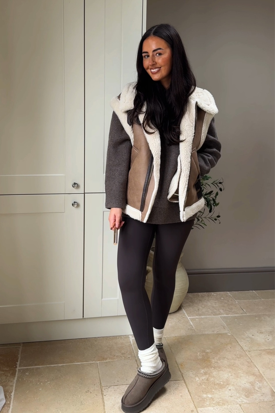 OOTD 🤎

You can use code LFCOURTNEYD for discount on LookFantastic ✨

Brown outfits, brown leggings, knit hoodie, knit jumper, Ugg Tazz, Ugg, aviator jacket, Adanola, ASOS


#LTKgrwm #LTKautumn #LTKuk