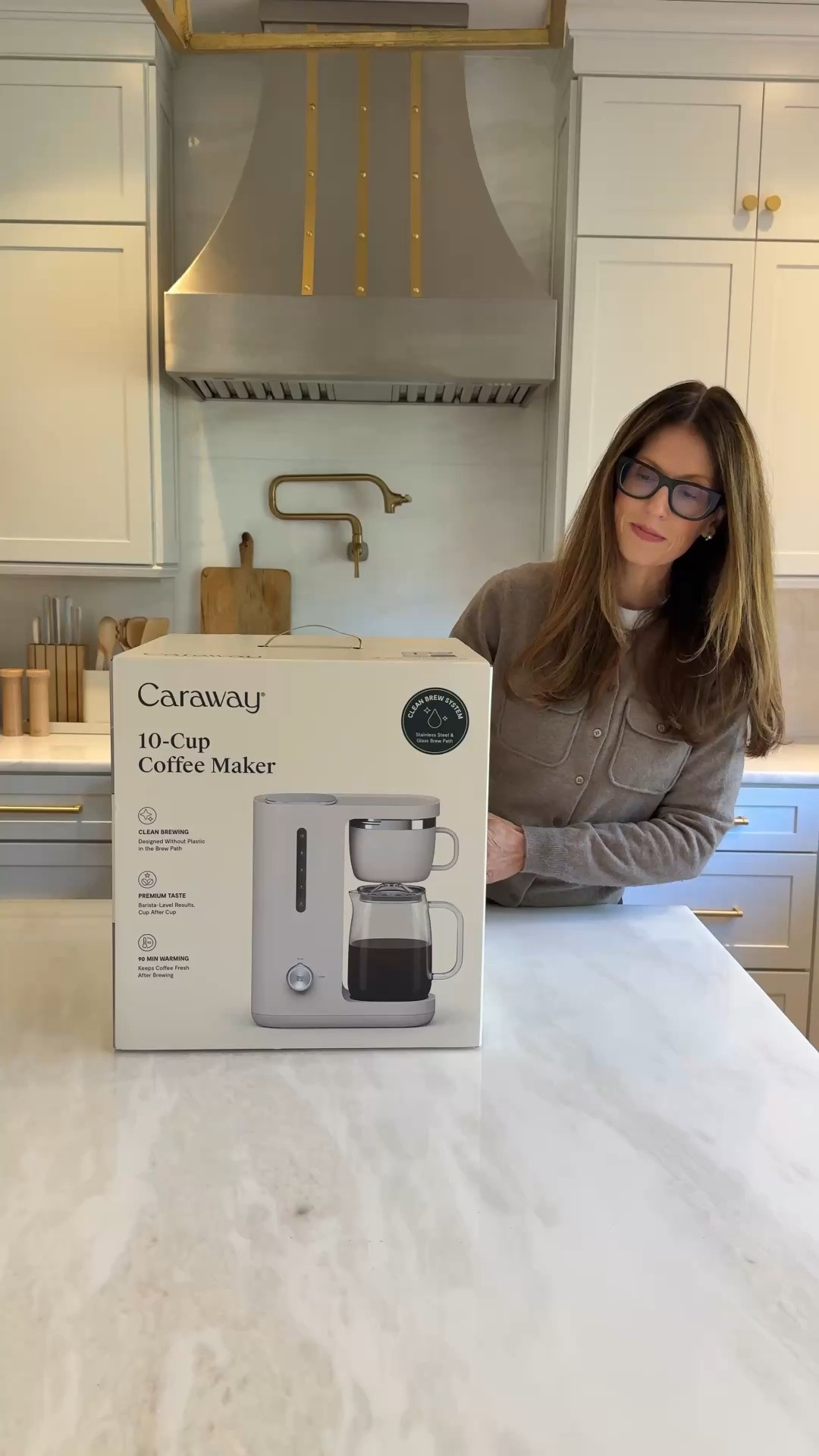 If you love great coffee as much as a beautiful kitchen, the new Caraway Coffee Maker is a must-have! 🤍 Not only is it stunning on your countertop, but it’s thoughtfully designed with stainless steel and glass, so hot water never touches plastic. It delivers a perfectly balanced brew, features effortless one-dial operation, and keeps your coffee warm for up to 90 minutes. @Caraway