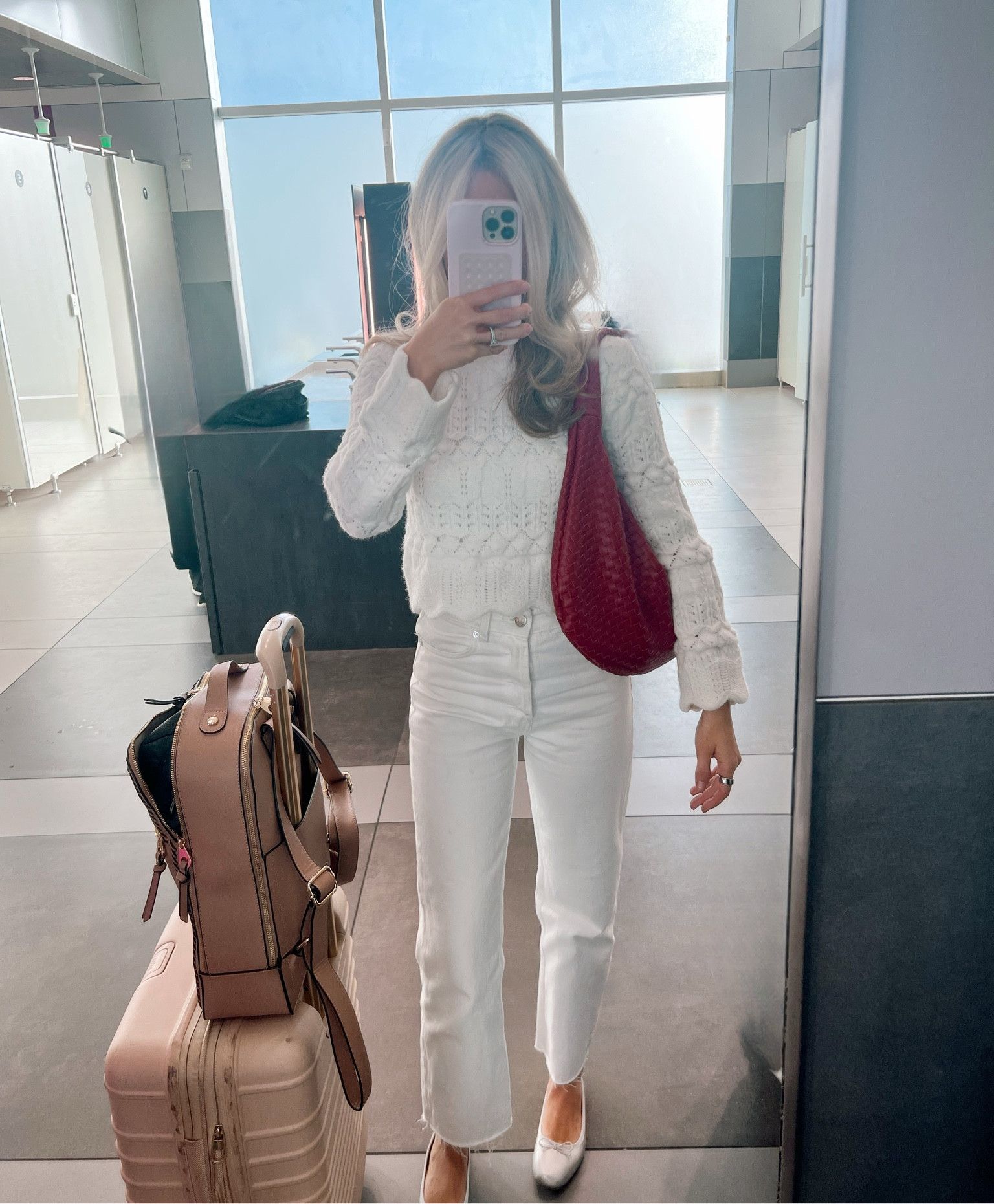 Travel outfit - headed straight out so went with jeans and a sweater! Wearing an XS in sweater and 24 in jeans

#travel #ootd