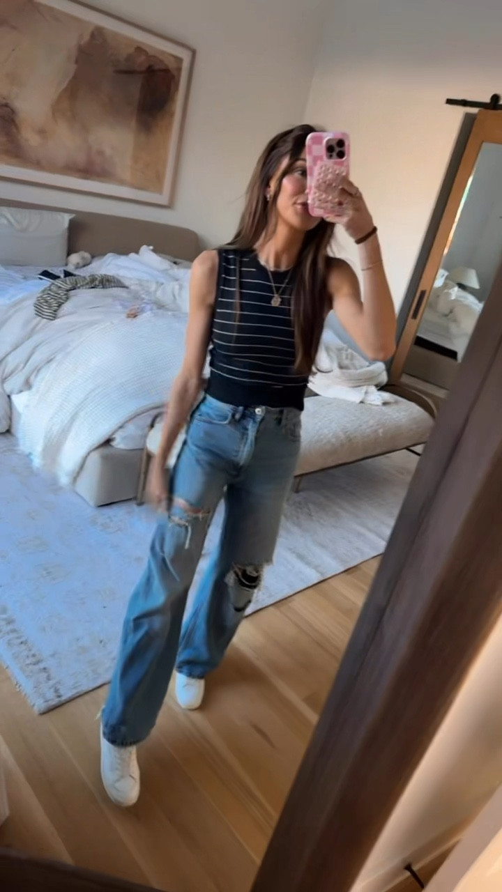 these Zara jeans on repeat 🙌🏻 under $100 + such a good fit!


#zara #jeans #denim #springoutfit