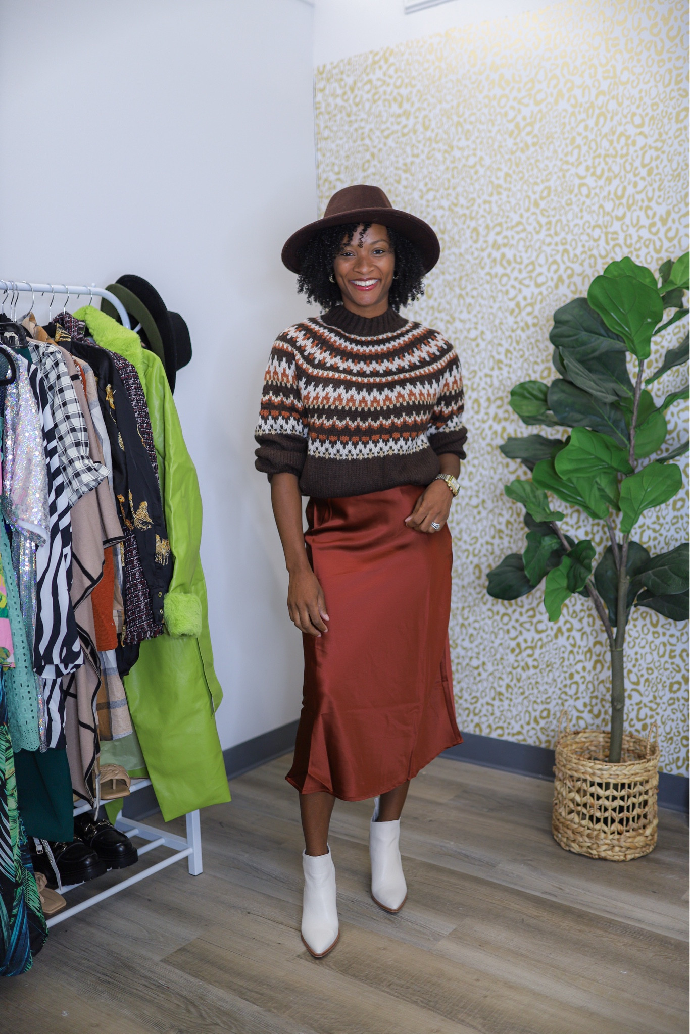 Red Dress Boutique haul.  Wearing size small in sweater and small in skirt 

#LTKSeasonal #LTKfindsunder100 #LTKstyletip