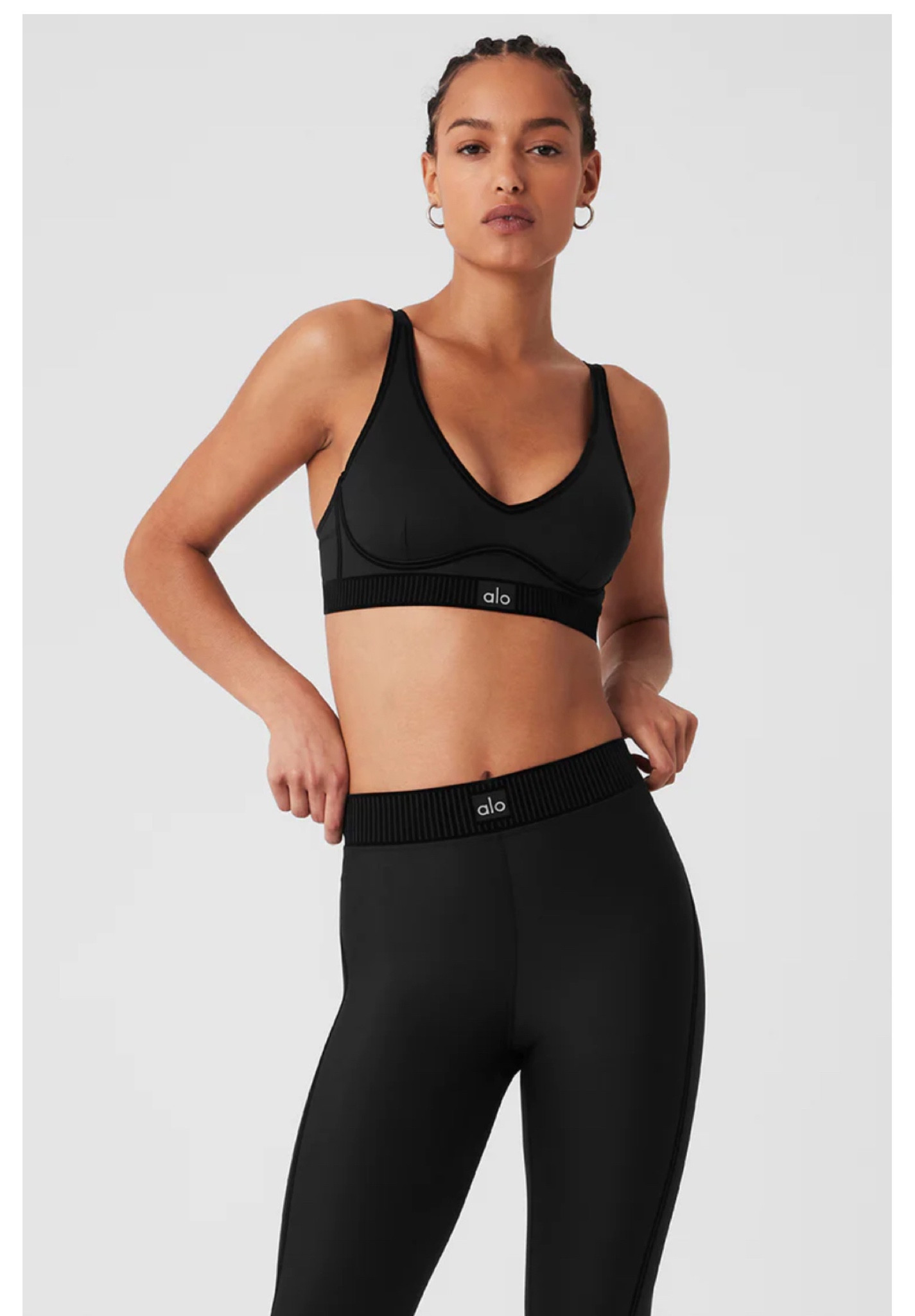 The cutest new Alo workout set! The pants are so fun and flattering, with cute velvet detailing on both  