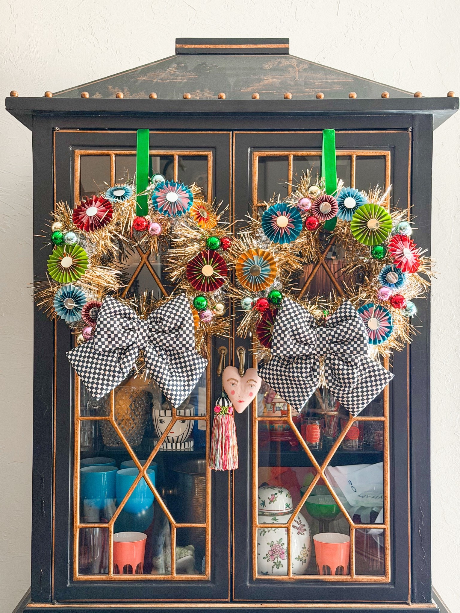 Took a simple craft wreath kit, added a Mackenzie-Childs bow… and boom — instant holiday magic ✨

#ShopTheLook
#HolidayDecorFinds
#HomeDecorFavorites
#GiftableDecor
#FestiveFavorites

#LTKSaleAlert #LTKHoliday #LTKSeasonal