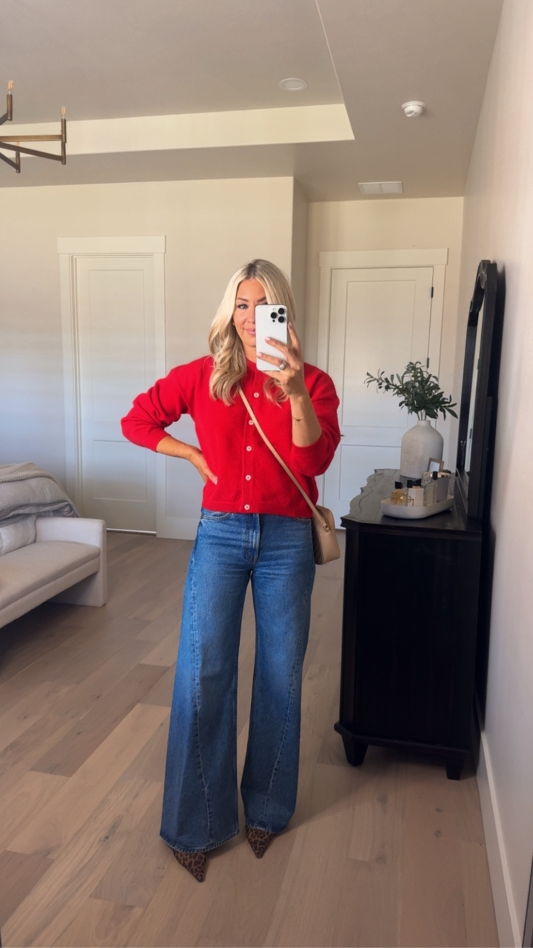 Cupshe cardigan 
Mother denim size down 
Leopard heels (size up 1/2) 
Fall outfit idea 


#LTKSaleAlert #LTKFindsUnder50 #LTKStyleTip