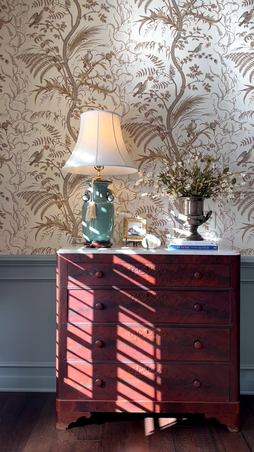 Dining room wallpaper brunchswig & fils wallpaper grant wallpaper oyster painting petite oyster paining champagne bucket 

#LTKHome