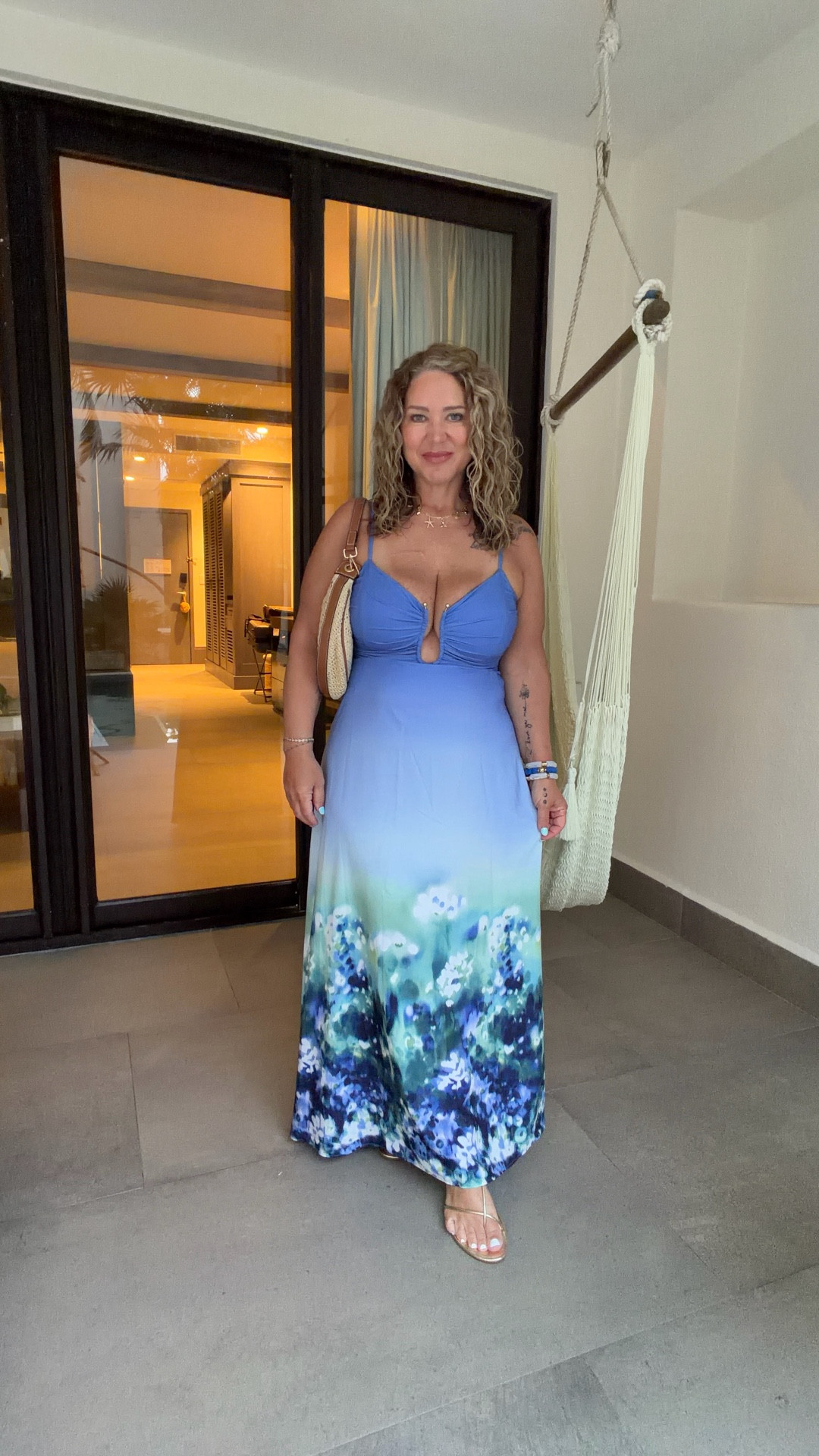 Size large in everything 

#LTKOver40 #LTKPetite #LTKMidsize