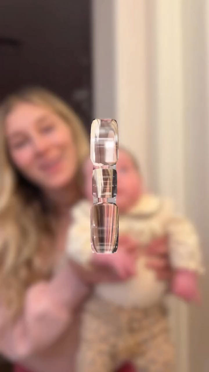 MY FREE SLEEP GUIDE IS LIVE and here’s all my sleep favs!! 🧸☁️✨
0-3 month swaddles (until rolling)
3-5/6 month transitional swaddles/sleep suits
5+ month sleep sacks

#sleeptraining #sleeptrain #sleepguide #babysleep #momtips