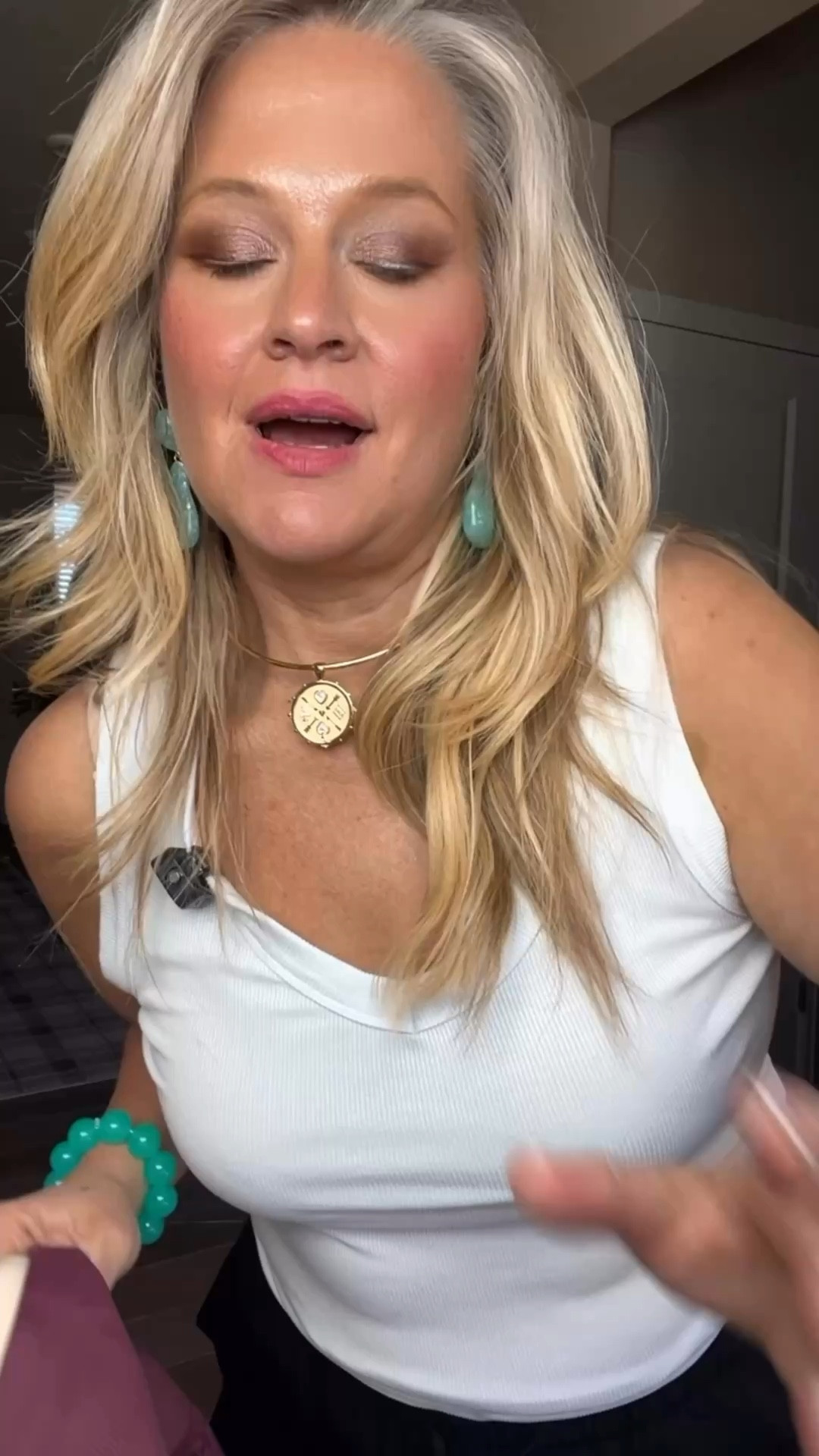  ✨Tap the bell, save and ❤️ for over 40 fashion, midlife style, midsize fashion and luxury looks for less. 


⬇️Sizing information:
Suggest sizing up one full size

It looks like I lost weight…
but I didn’t.

I just started using the right foundation.

Underwear that works with my body instead of fighting it.

No digging.
No lines.
No squeezing.

Just smooth, held-in support exactly where we need it.

And suddenly…
my jeans fit better.
My outfits fall better.
Everything looks more put together—without sizing up.

That’s the difference.

Not tighter.
Not smaller.
Just smarter.

And the best part?
They’re a 4-pack on Amazon for under $20.

This is what I mean when I say…
it’s not your body.
It’s the strategy.

👑 Helping you look good, feel good
Lindsey
