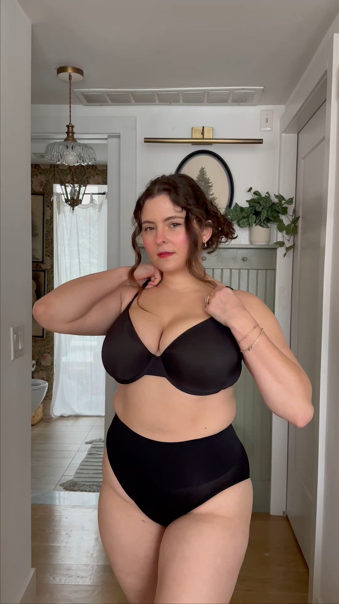 Love this bra by skims it’s so amazing for larger chests! 

#LTKmidsize #LTKMostLoved #LTKfindsunder100