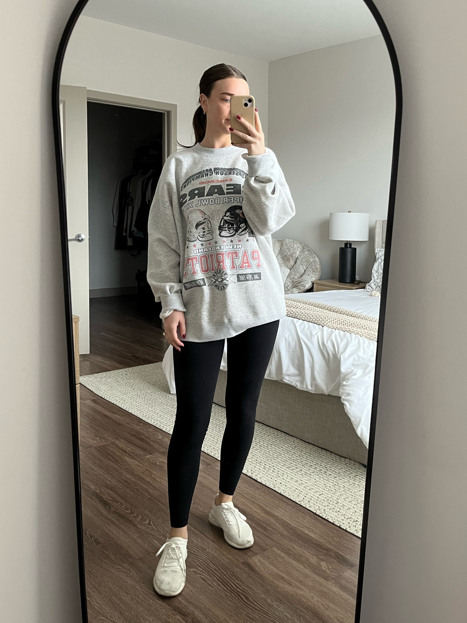 The comfiest sweatshirt ever!!! Love this for game days 🏈

#LTKMostLoved #LTKfindsunder100 #LTKSeasonal