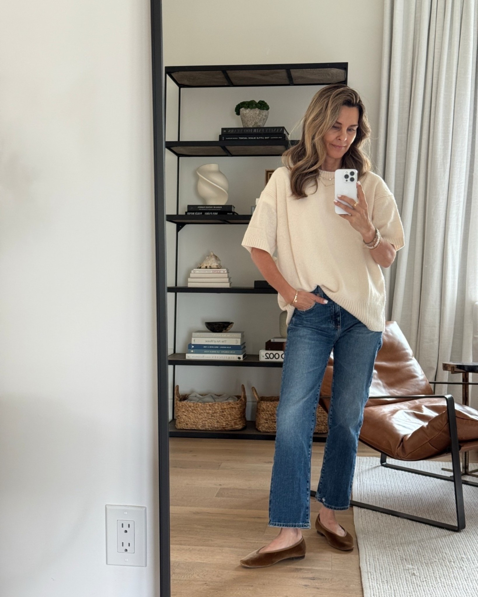 I’m 5’6’’.
-over sized sweater size XS
-Jeans TTS
-Shoes TTS

#LTKSeasonal #LTKOver40