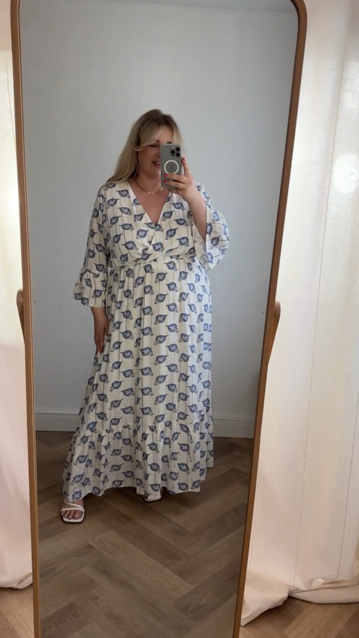 Maxikleid für viele Anlässe 🥰

15 % sparen bei Bon Prix mit dem Code: bp15beauty
(Gültigkeit: 13.07. -einschl. 15.07.2026; 15% auf Alles; einmalig einlösbar pro Kundin; gilt in DE App & Webshop)

#plussizefashion #muster #kleid #curvy #summerdress

#LTKdeutschland #LTKplussize #LTKkleider