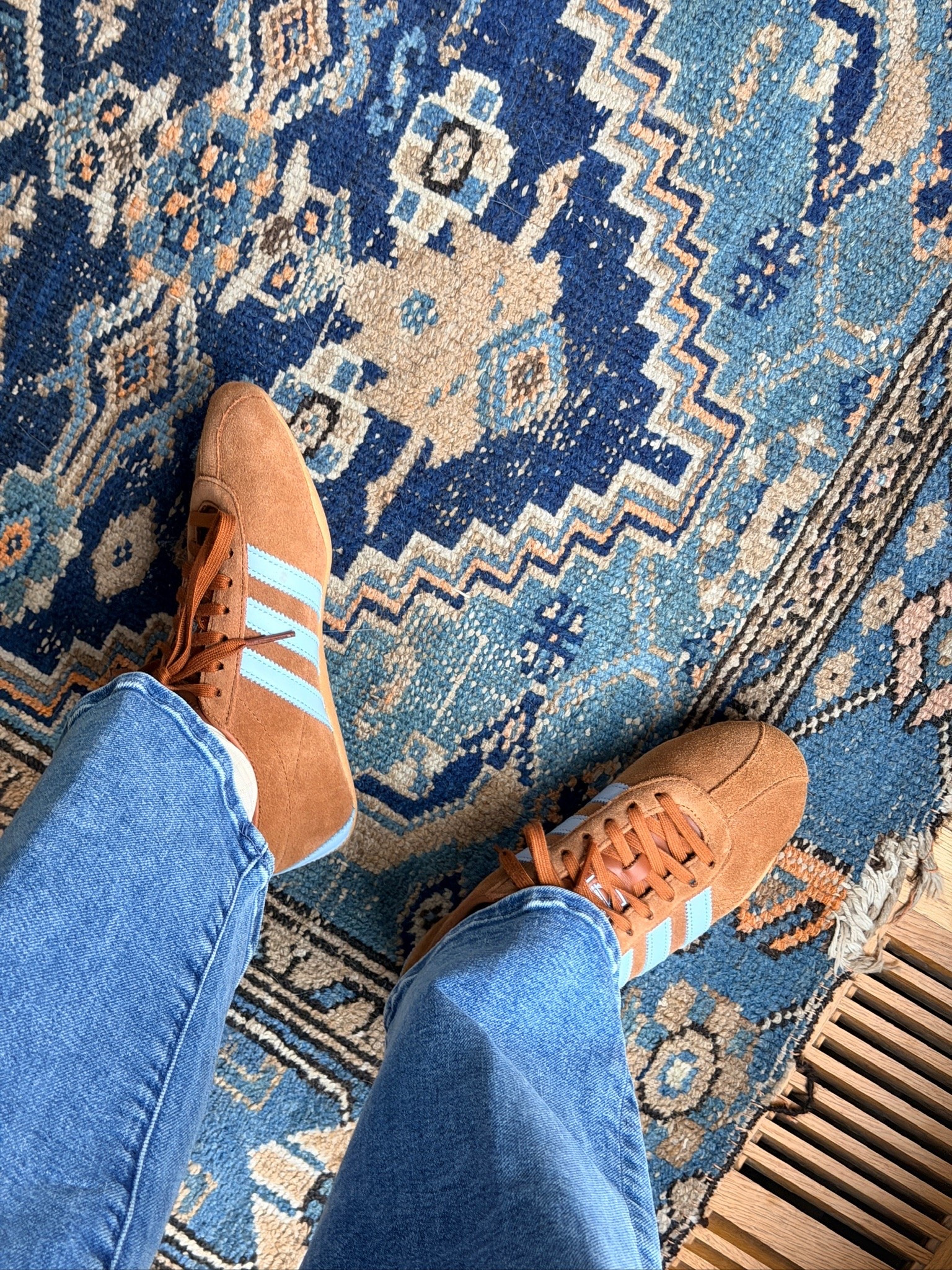 Very into this shoe color for fall 🍁🍂