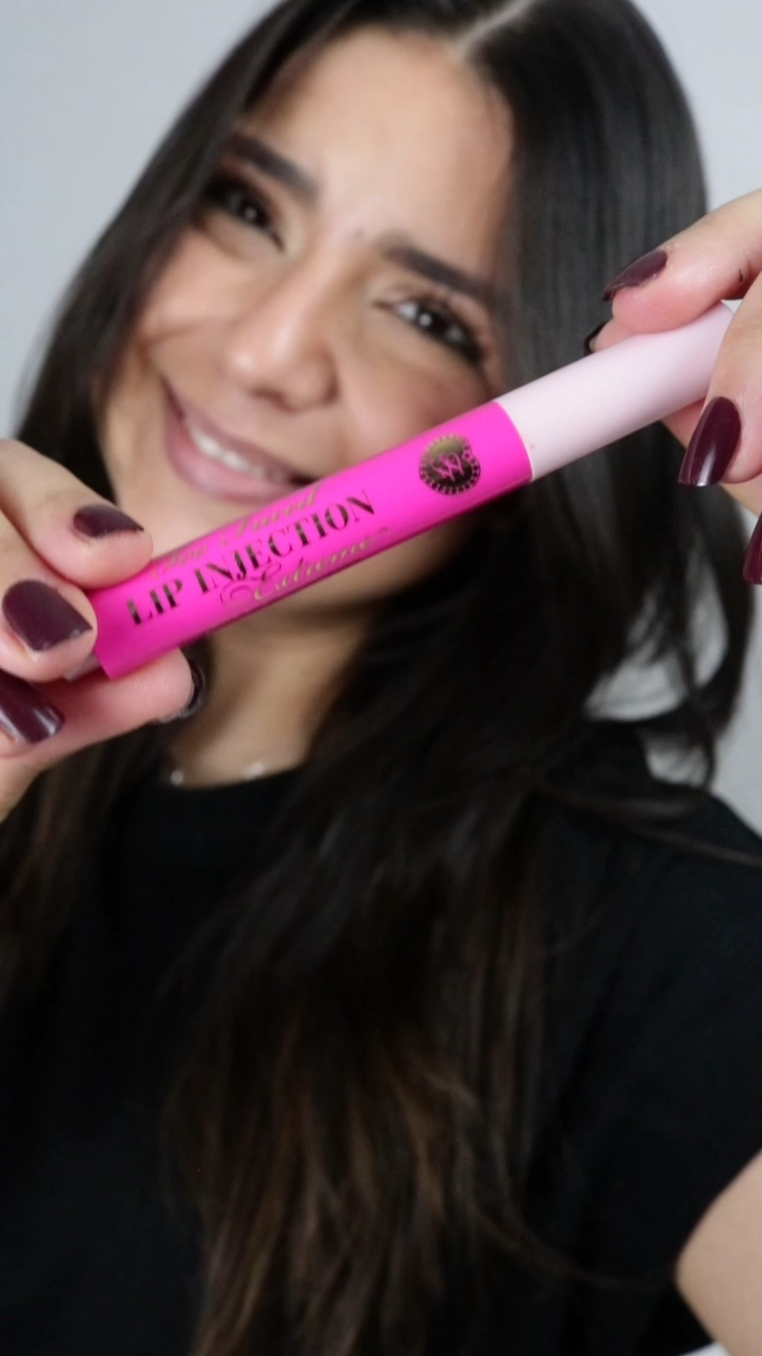 ✨NEW✨ from Too Faced - they’re launching their own click pens, the Lip Injection Extreme Plumping Clicks 💋💄
*
I tried the shade Velvet Crush (which I wasn’t sure of at first but ended up really liking!)✨ The formula is thick, shiny, and NON-sticky 👌🏼 I was nervous about the plumping, but it was so subtle—just a little tingle with no redness or swelling. Honestly, I loved the color and the formula, but I was kind of hoping for a bit more plump! ✨ still looks gorgeous though 👌🏼

#LTKFindsUnder50 #LTKFindsUnder100 #LTKBeauty