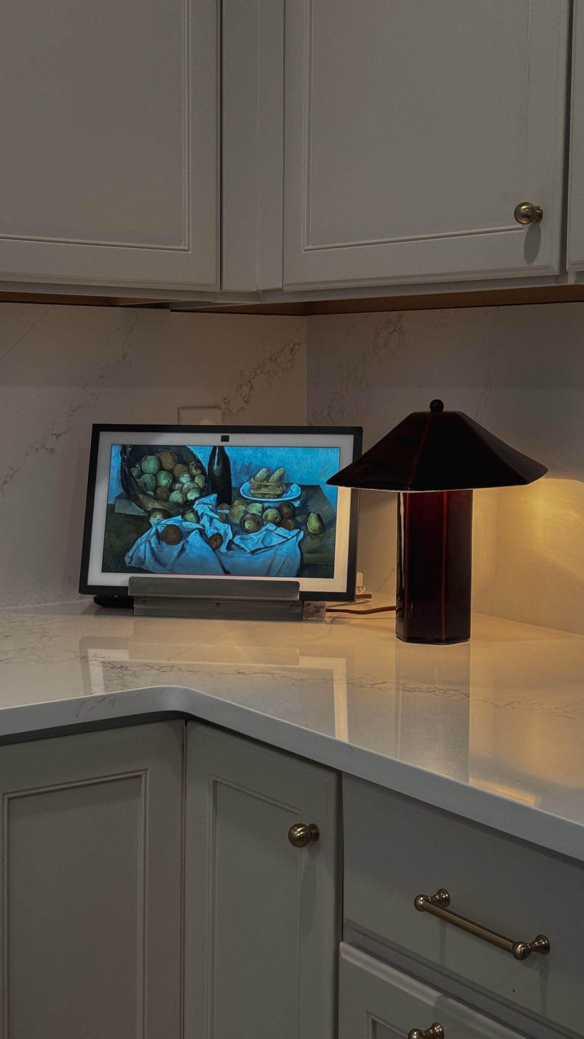 Kitchen counter decor, smart kitchen hub, kitchen corner decor, kitchen lamp, table lamp

#LTKHome