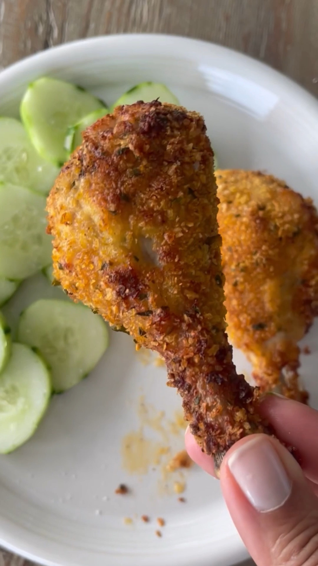 🍗 Crispy Oven or Air Fryer Fried Chicken

Craving fried chicken but don’t want to deep fry? This recipe delivers that crispy, golden coating and juicy chicken you love, made right in the oven or air fryer.

It’s been one of Skinnytaste’s most popular chicken recipes for years, and for good reason. Simple ingredients, less mess, and all the comfort food vibes.

✨ Save this for later!

Full recipe on Skinnytaste. Search: Skinnytaste Oven Fried Chicken.

#friedchicken #airfryerrecipes #ovenfriedchicken #chickenrecipe #skinnytaste

#LTKfoodie #LTKmomlife