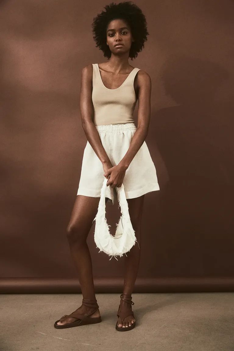 Linen-blend pull-on shorts | H&M (UK, MY, IN, SG, PH, TW, HK)