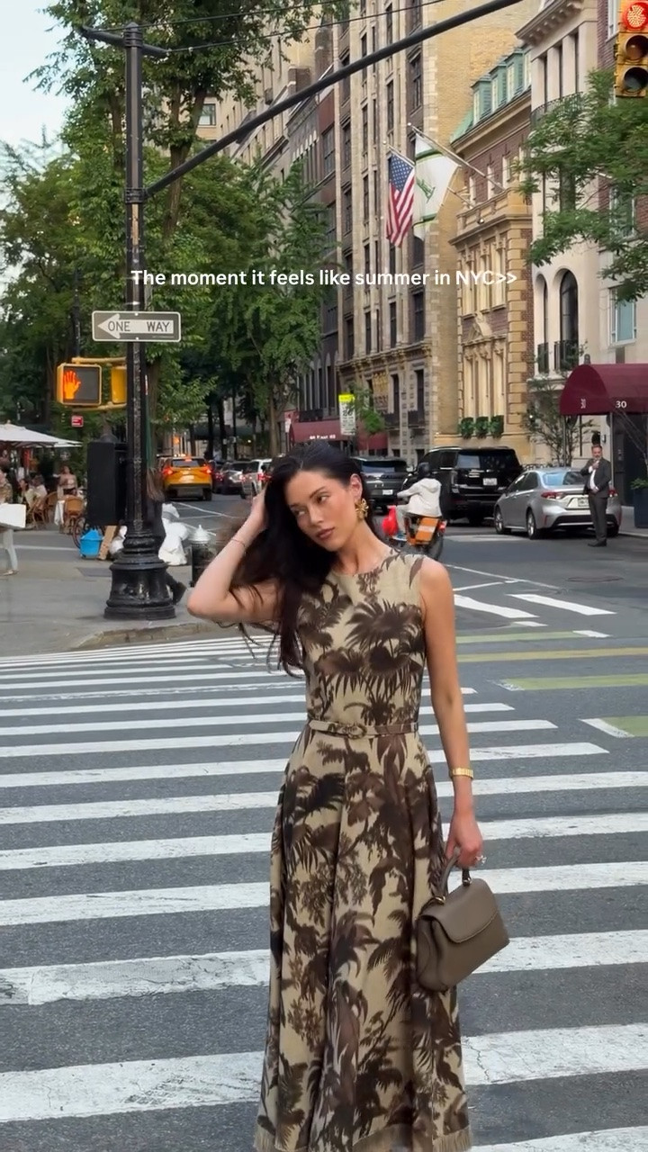 Nothing like an @oscardelarenta dress