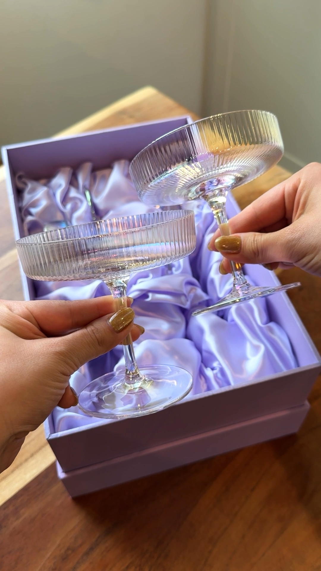 These iridescent coupe glasses are so gorgeous and are currently marked down! Sip your cocktail with these timeless and elegant glasses from Glassique Cadeu!
#giftidea #diningware #kitchenfinds #glassware #BigSpringSale

#LTKVideo #LTKhome #LTKsalealert