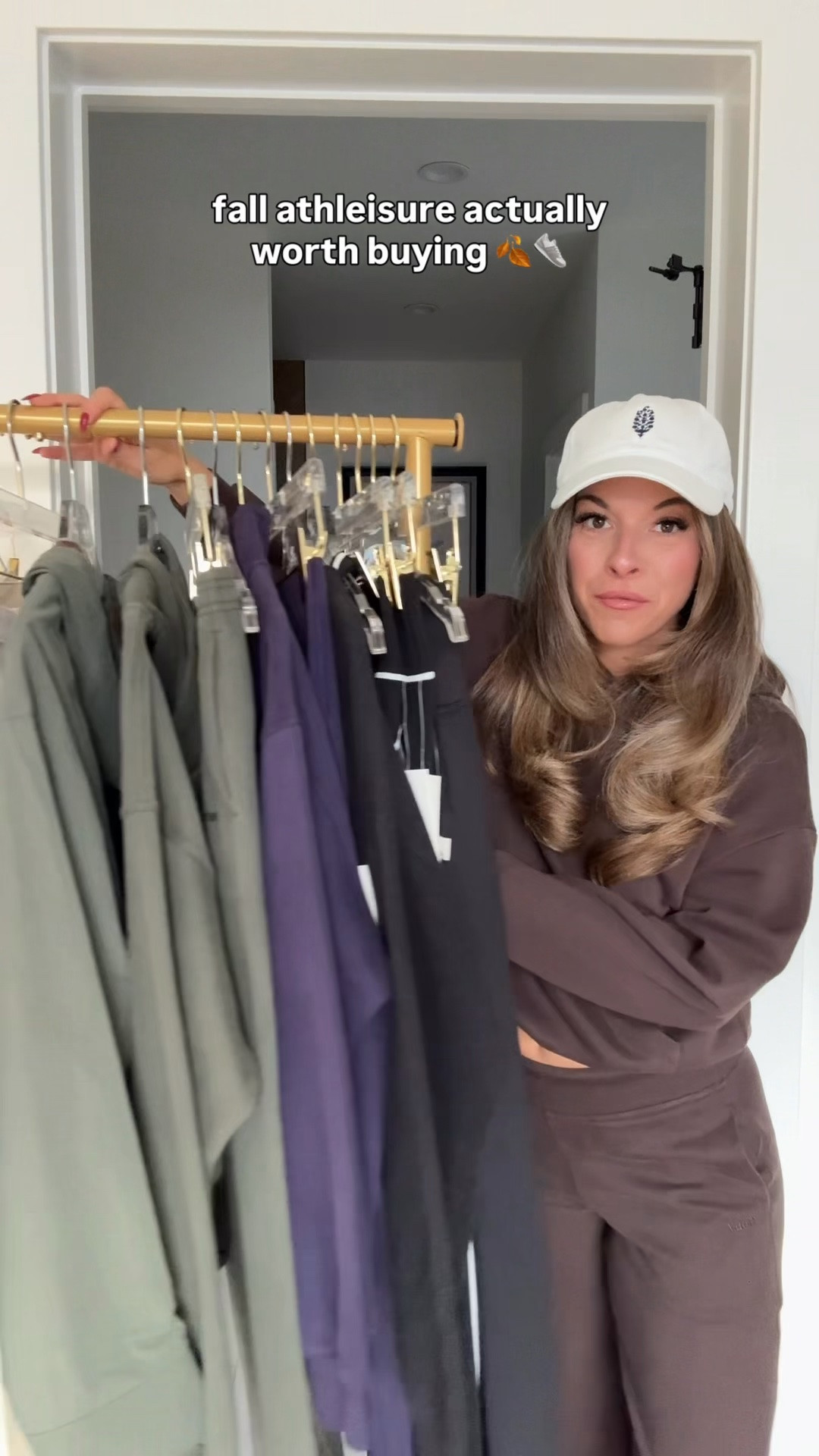 Vuori cozy loungewear and fitness sets are the perfect closet staple for fall 🙌🏻🍁

I’m 5’4” and typically wear a small / 2
• medium black sweater
•xs sports bra 

Loungewear, Sweatpants set, Hoodie, Sports bra, Athletic vest, Leggings, Jackets, Everyday causal, workout set, leisure