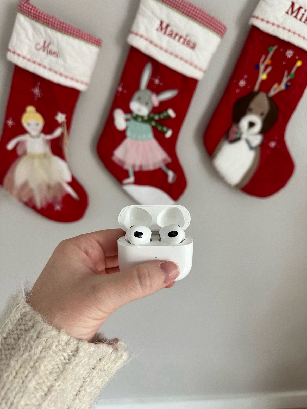 These Apple AirPods 4 Wireless Earbuds make such a great gift 🎁✨ I got mine last Christmas and they’re still one of my favorite gifts — I use them every single day. Perfect for workouts, calls, travel, and everyday life.
#LTKGiftGuide #AppleAirPods #AirPods4 #TechGifts #GiftIdeas #HolidayGifts #EverydayEssentials #TrendingTech #MustHaveGadgets #LTKFinds #AmazonFinds #BestGifts2025

#LTKFindsUnder100 #LTKHoliday #LTKGiftGuide

#LTKActive #LTKTravel #LTKSaleAlert