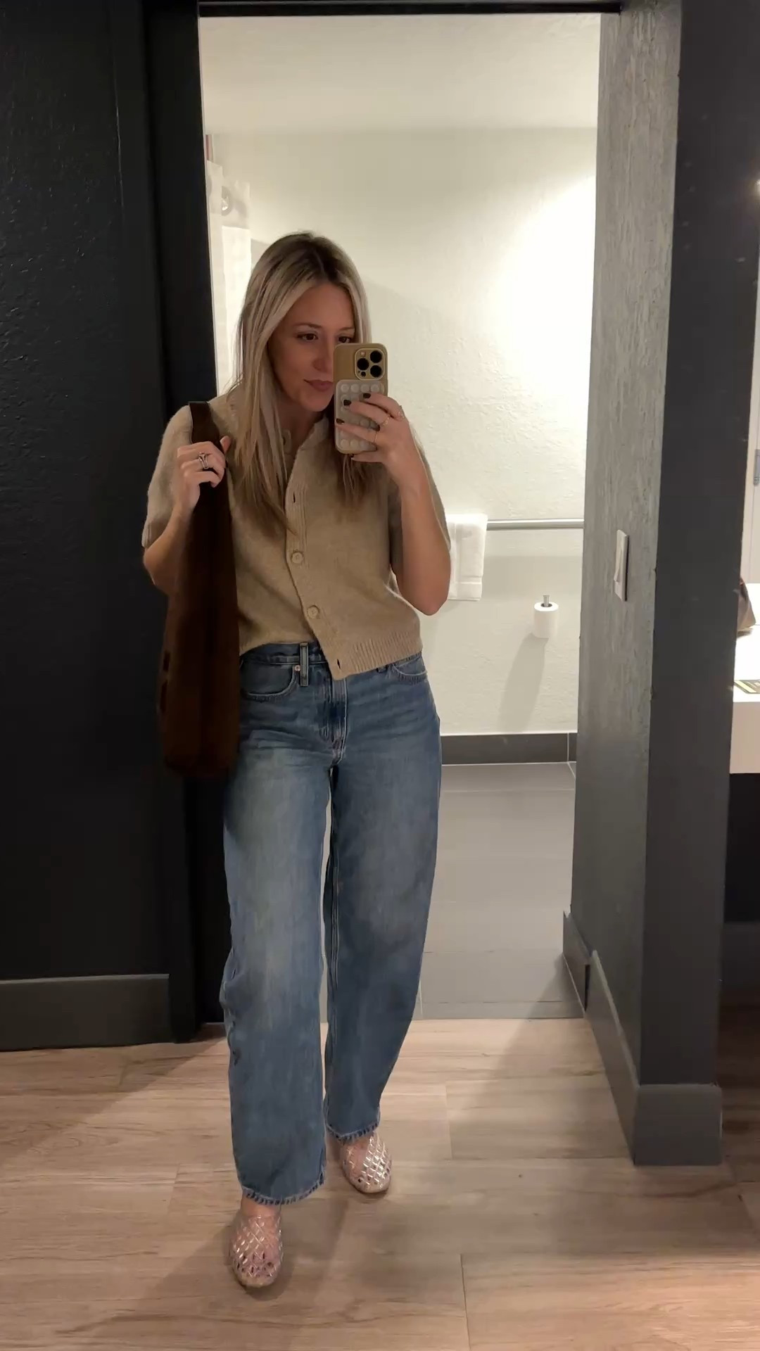 Easy and effortless look. Barrel jeans and a sweater cardigan. 

For barrel jeans, I recommend sizing up for a more relaxed fit  

#LTKOver40 #LTKootd #LTKSeasonal