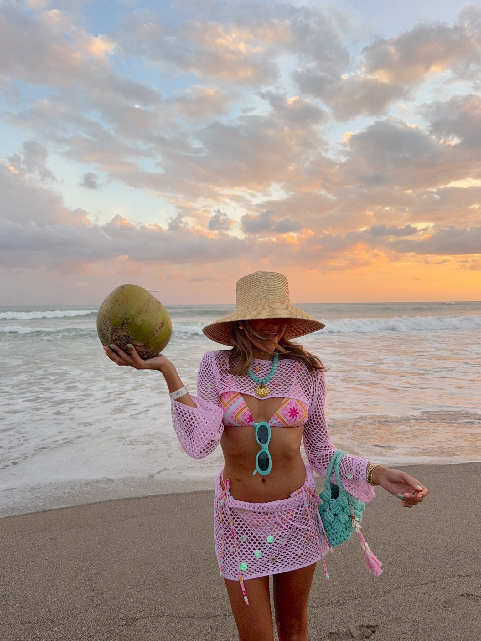 Outfit of the night in Bali for the beach clubs ✨💕