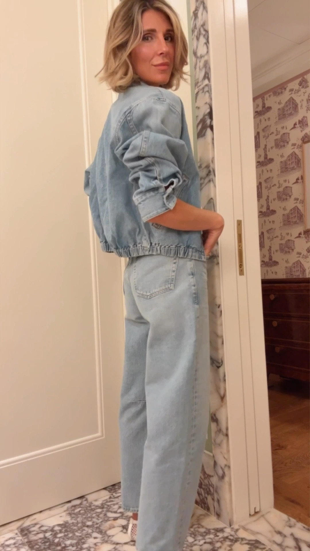 New jeans I bought in NYC. Linking this color and a darker wash 