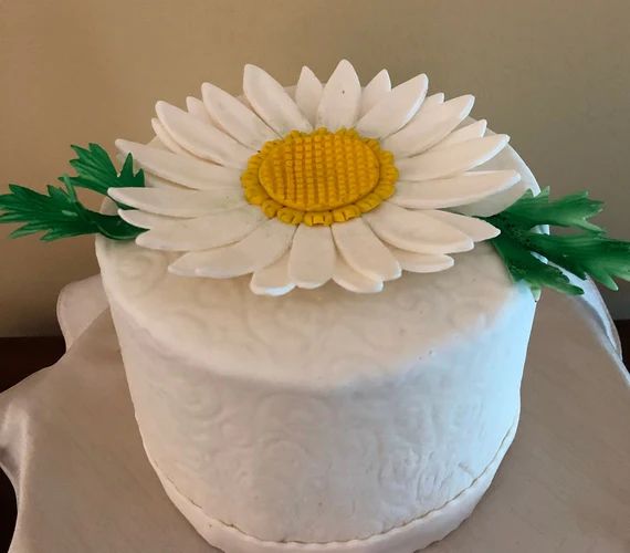 Big ( 6” ) Fondant Daisy Flowers / Edible Cake Cupcake Sugar Decorations/ Fondant flowers / Edi... | Etsy (US)