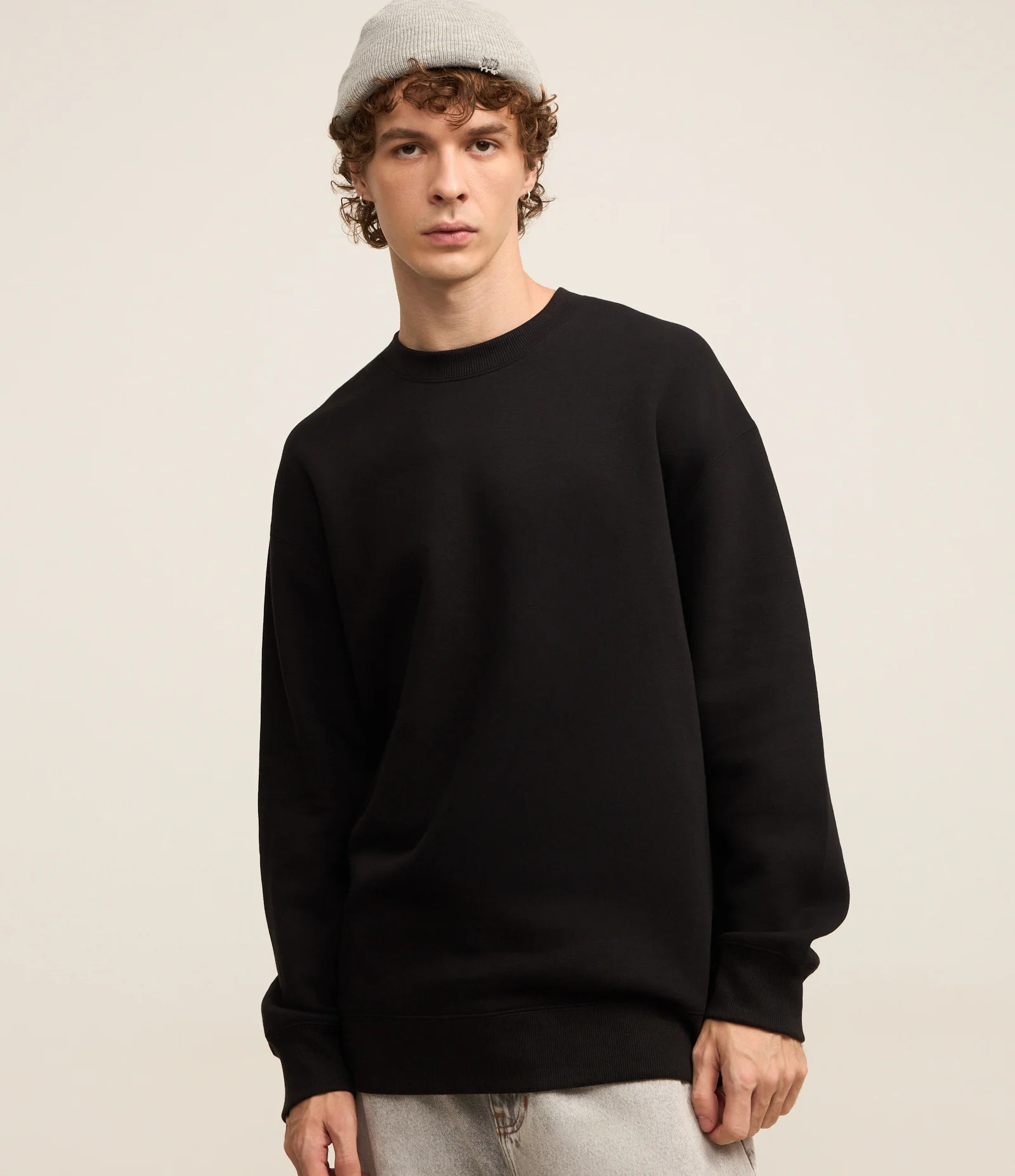 Casaco Relaxed Básico em Moletom Preto - Lojas Renner | Renner (BR)