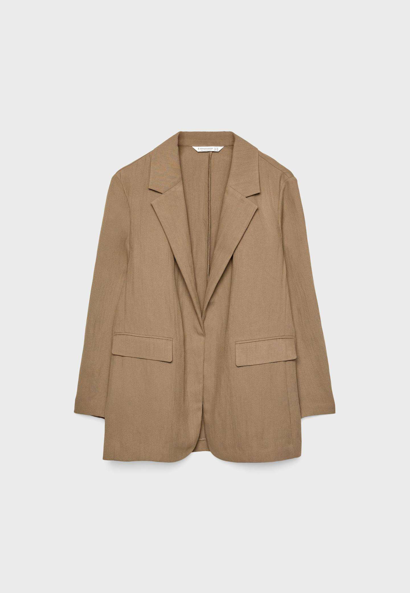Creased flowing regular fit blazer - Women's Blazers | Stradivarius United Kingdom | Stradivarius (UK)